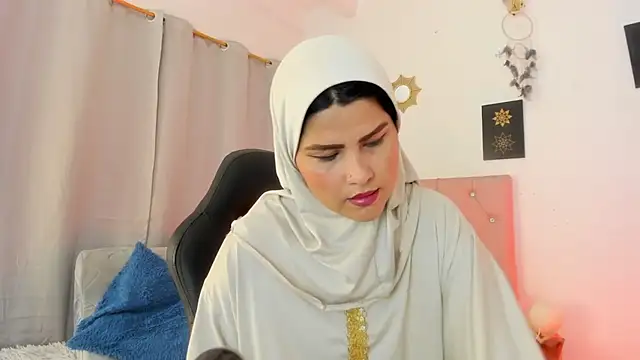 Snapshot of AishaAmin_ chatting on 06/27/26, 12:22 AishaAmin online show from 06/27/26, 12:22