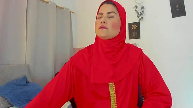 Snapshot of AishaAmin_ chatting on 06/17/26, 12:15 AishaAmin online show from 06/17/26, 12:15