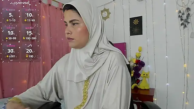Snapshot of AishaAmin_ chatting on 03/03/25, 12:17 AishaAmin online show from 03/03/25, 12:17