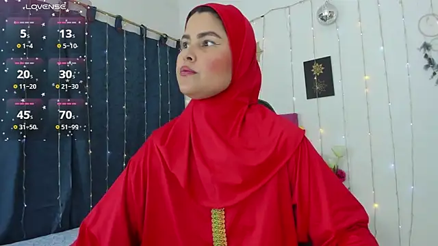 Snapshot of AishaAmin_ chatting on 09/18/25, 12:41 AishaAmin online show from 09/18/25, 12:41