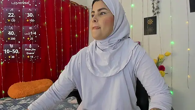 AishaAmin  online show from 04/30/26, 12:23