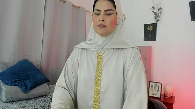 Snapshot of AishaAmin_ chatting on 06/20/26, 12:10 AishaAmin online show from 06/20/26, 12:10