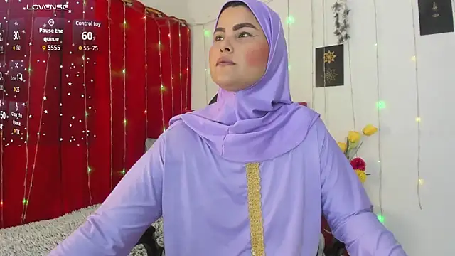 AishaAmin  online show from 05/08/26, 12:09