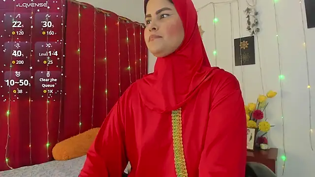 AishaAmin  online show from 04/27/26, 12:14