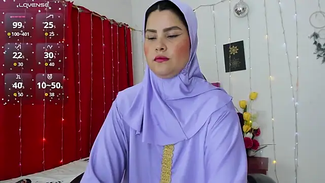 AishaAmin  online show from 11/13/25, 12:31