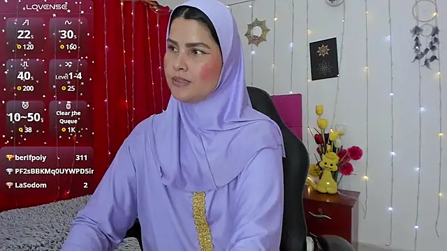 Snapshot of AishaAmin_ chatting on 03/19/25, 03:19 AishaAmin online show from 03/19/25, 03:19