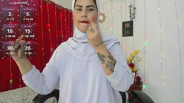 AishaAmin  online show from 04/23/26, 12:29