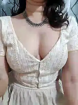 Brown Maxi online show from 01/24/25, 04:28