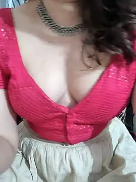 Brown Maxi online show from 03/02/25, 12:03