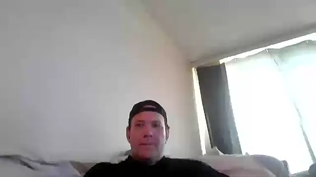 Snapshot of jcrew1279 chatting on 02/11/26, 01:49 jcrew1279 online show from 02/11/26, 01:49