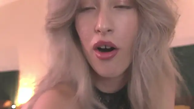 SerenaBennet online show from 10/12/25, 07:54