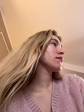 Snapshot of SerenaBennet chatting on 02/10/26, 12:37 SerenaBennet online show from 02/10/26, 12:37