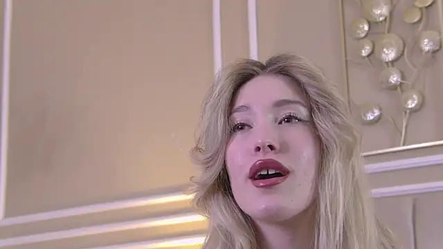 Snapshot of SerenaBennet chatting on 02/21/26, 11:23 SerenaBennet online show from 02/21/26, 11:23