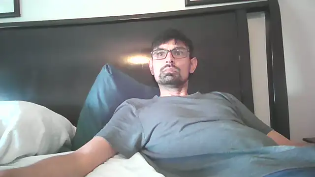 Snapshot of spence204011 chatting on 03/20/26, 07:15 spence204011 online show from 03/20/26, 07:15