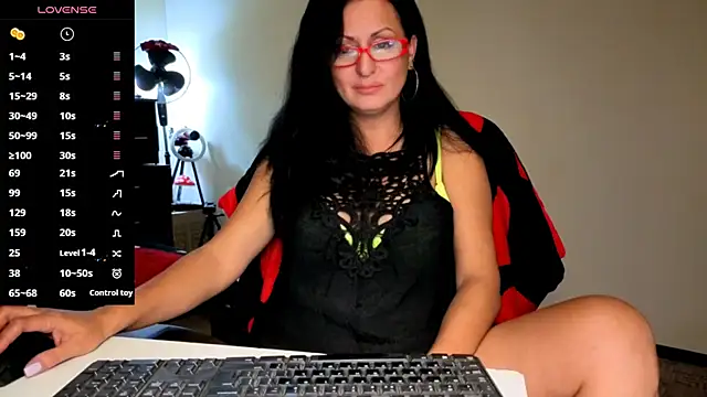 YourDreamLoverr online show from 10/25/25, 10:32