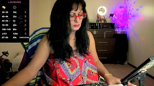 YourDreamLoverr online show from 11/25/25, 11:59