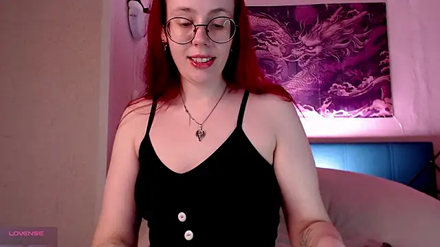 Snapshot of VanessaLincum chatting on 12/14/25, 06:52 VanessaLincum online show from 12/14/25, 06:52