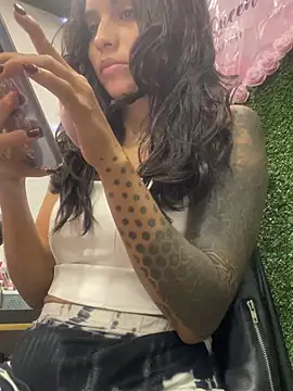 Snapshot of Anifer chatting on 01/17/25, 05:19 Anifer online show from 01/17/25, 05:19