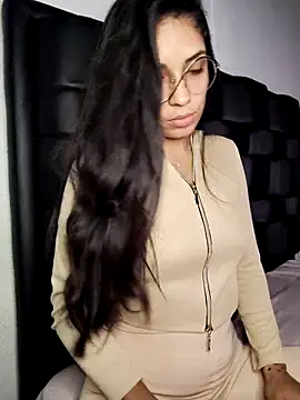 Snapshot of Anifer chatting on 10/30/25, 10:13 Anifer online show from 10/30/25, 10:13