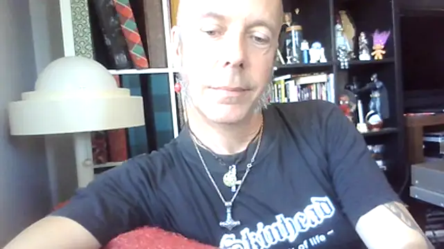 Snapshot of SHARPSkinhead chatting on 06/27/26, 09:26 SHARPSkinhead online show from 06/27/26, 09:26