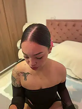 Sara LipsX online show from 06/12/26, 02:09