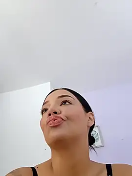 Sara LipsX online show from 09/12/25, 07:35