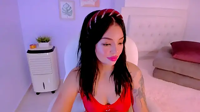 Sara LipsX online show from 02/08/25, 06:54