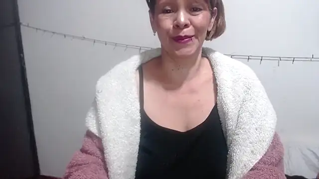 Snapshot of electra-mommy chatting on 06/27/26, 12:22 electra-mommy online show from 06/27/26, 12:22