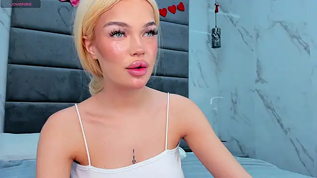 Angel Sapphire  online show from 03/19/25, 08:45