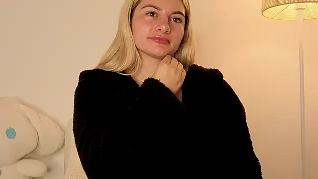 Snapshot of AtheneaRossi chatting on 11/25/25, 01:50 AtheneaRossi online show from 11/25/25, 01:50