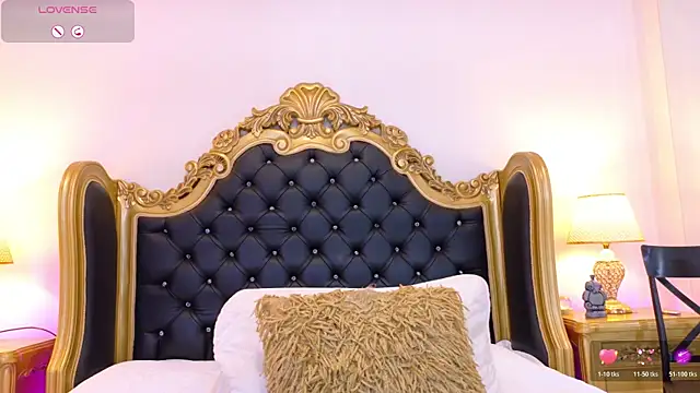 AdelinaVans online show from 04/13/26, 01:59