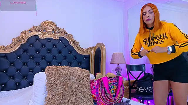 AdelinaVans online show from 10/28/25, 11:31