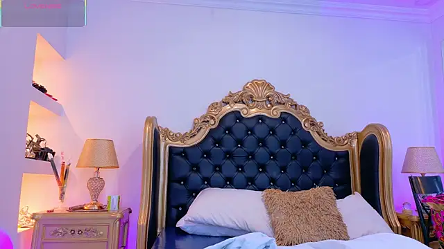 AdelinaVans online show from 10/29/25, 11:20