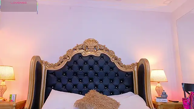 AdelinaVans online show from 11/15/25, 11:03