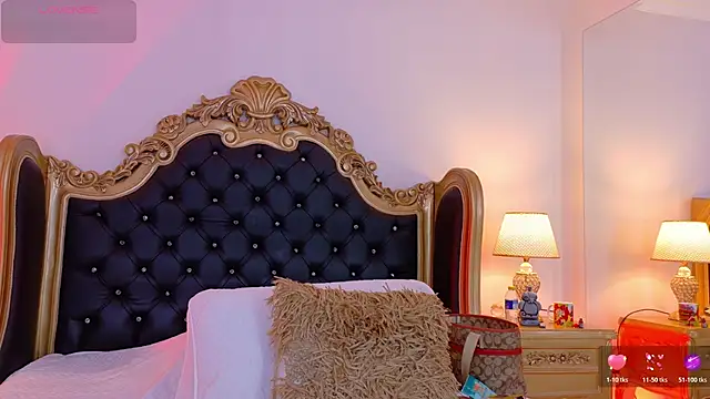 AdelinaVans online show from 03/10/26, 11:25