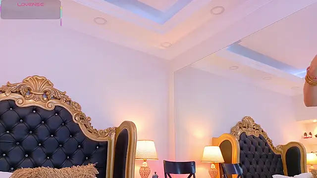 AdelinaVans online show from 11/19/25, 11:21