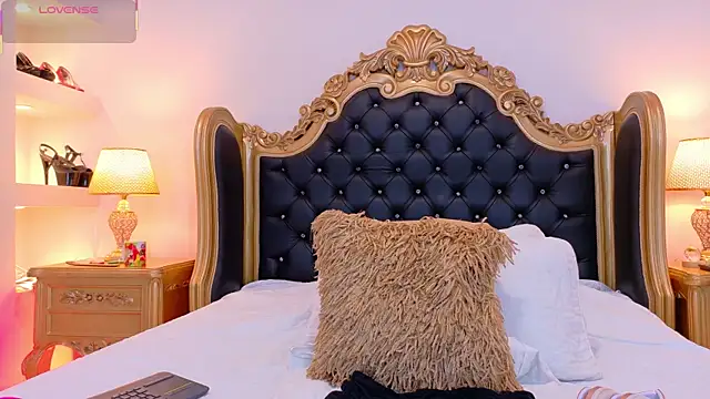 AdelinaVans online show from 11/24/25, 11:32