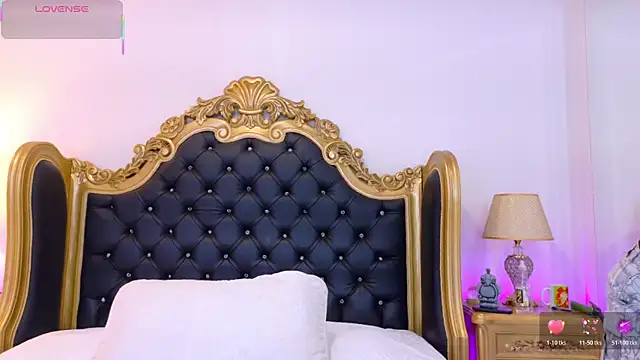 AdelinaVans online show from 04/15/26, 11:38