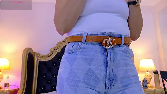 AdelinaVans online show from 04/04/26, 12:12