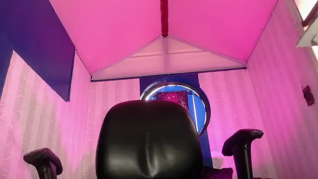 Snapshot of vitoria23_ chatting on 06/09/26, 02:40 vitoria23 online show from 06/09/26, 02:40
