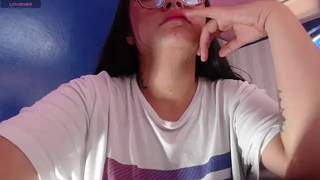 vitoria23  online show from 04/21/26, 02:01