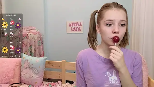 Snapshot of PrincessLittleKiki chatting on 10/18/25, 07:10 PrincessLittleKiki online show from 10/18/25, 07:10