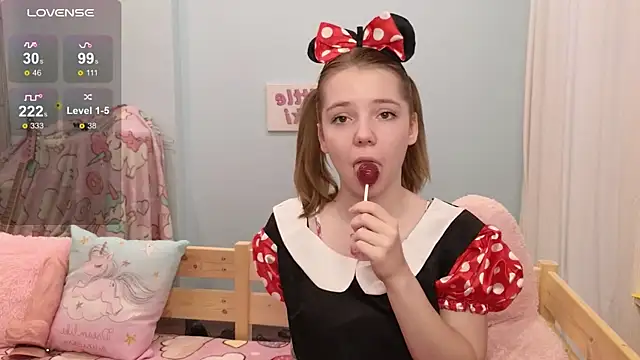 PrincessLittleKiki online show from 10/31/25, 07:05