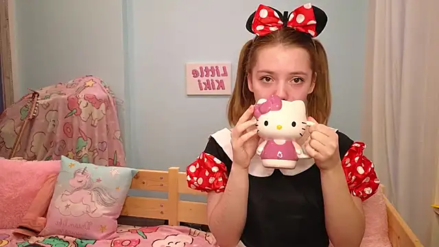 PrincessLittleKiki online show from 10/30/25, 08:01