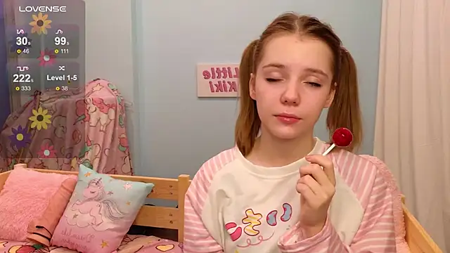 PrincessLittleKiki online show from 11/05/25, 07:22