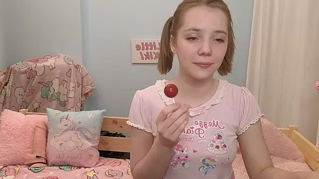 PrincessLittleKiki online show from 01/08/26, 02:17