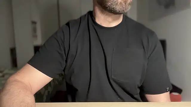 Snapshot of Mr_Beef chatting on 03/11/25, 09:59 Mr Beef online show from 03/11/25, 09:59