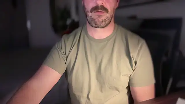 Snapshot of Mr_Beef chatting on 11/15/25, 07:07 Mr Beef online show from 11/15/25, 07:07