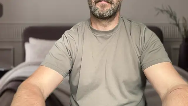 Snapshot of Mr_Beef chatting on 09/10/25, 04:39 Mr Beef online show from 09/10/25, 04:39