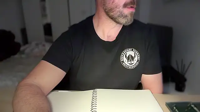 Snapshot of Mr_Beef chatting on 02/27/25, 10:20 Mr Beef online show from 02/27/25, 10:20